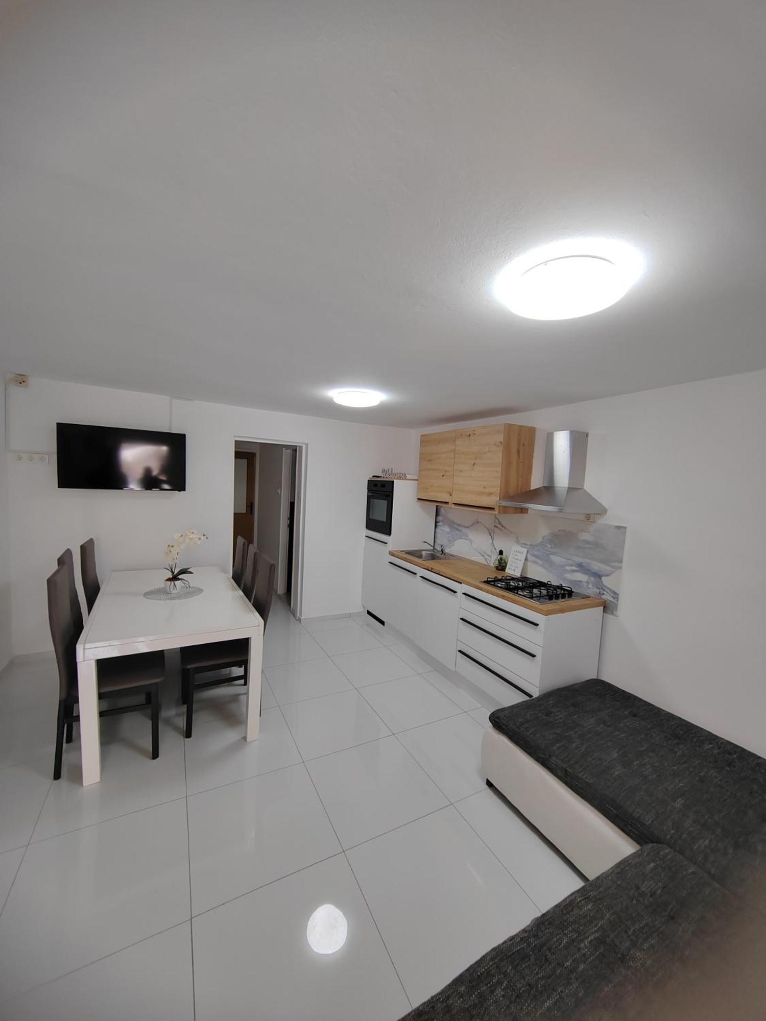 פג Apartments Tanja & Josipa מראה חיצוני תמונה