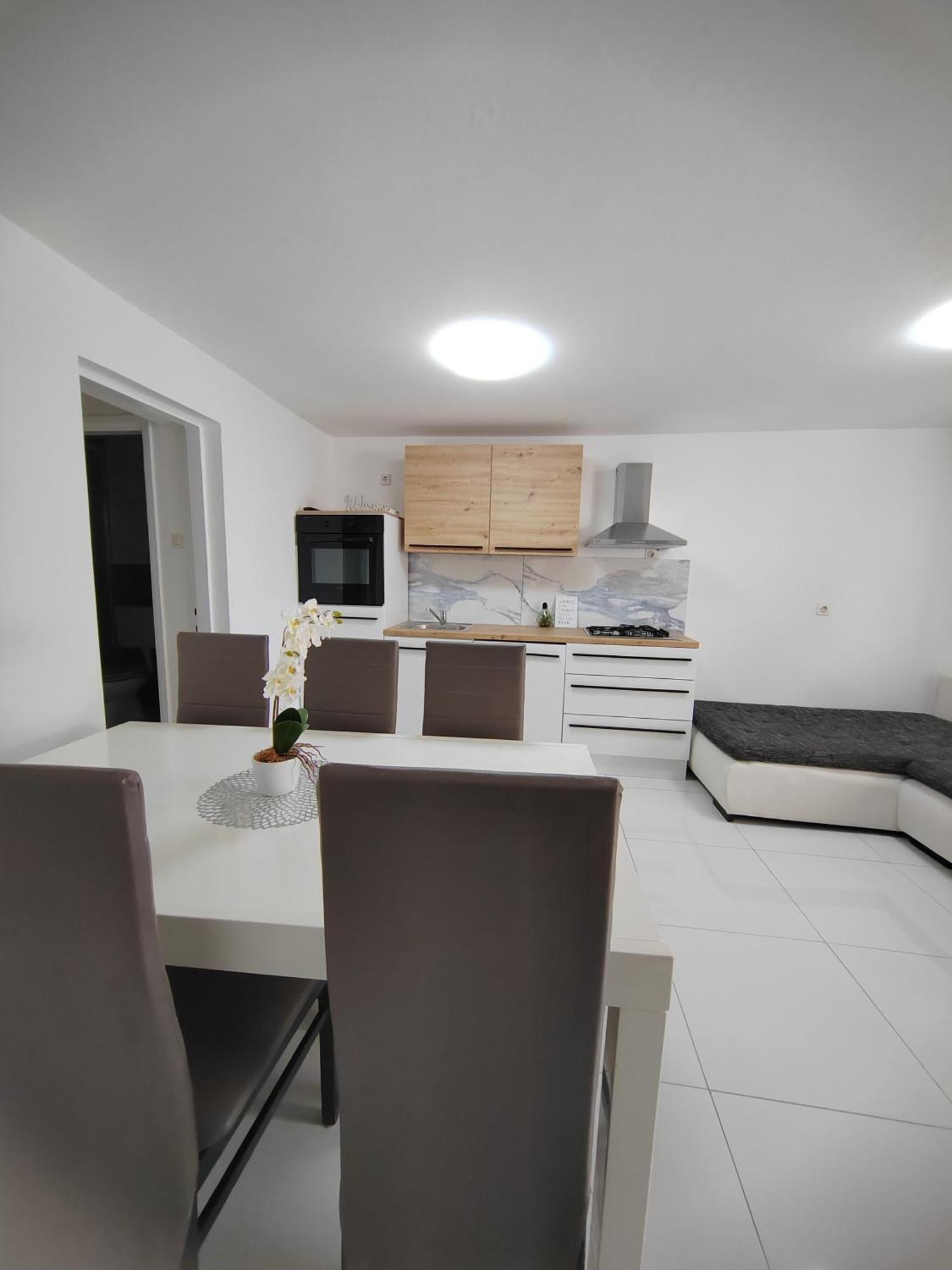 פג Apartments Tanja & Josipa מראה חיצוני תמונה